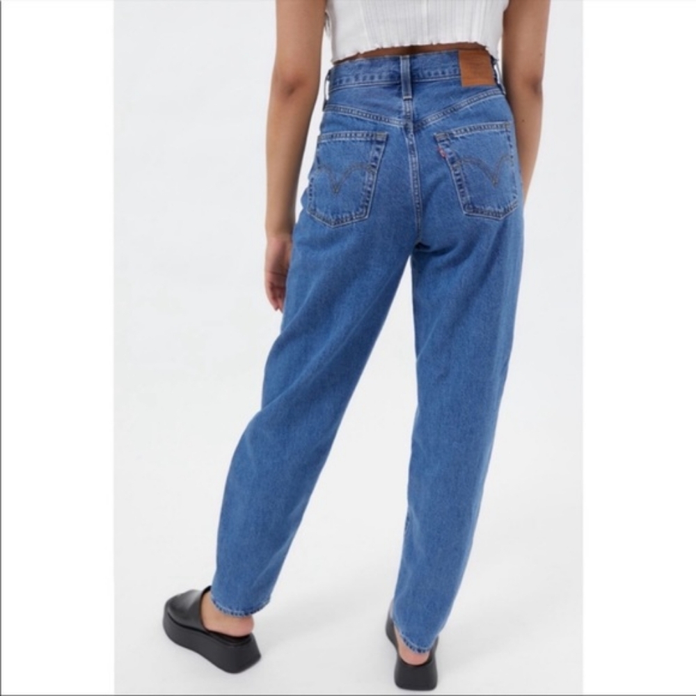 Levi’s High Loose Tapered Jean Sz 24